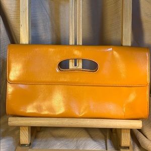 HOBO NWOT leather clutch w/cutout handle classic